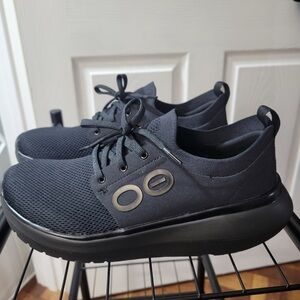 Official Oofos women’s Oomy Size 8.5